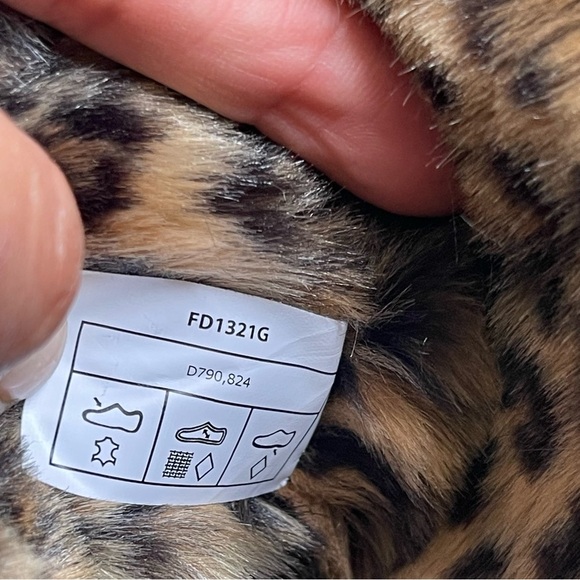 Koolaburra  by Ugg Women’s Aribel Black Leopard Suede Short Winter Boots Size 6 - Picture 11 of 11